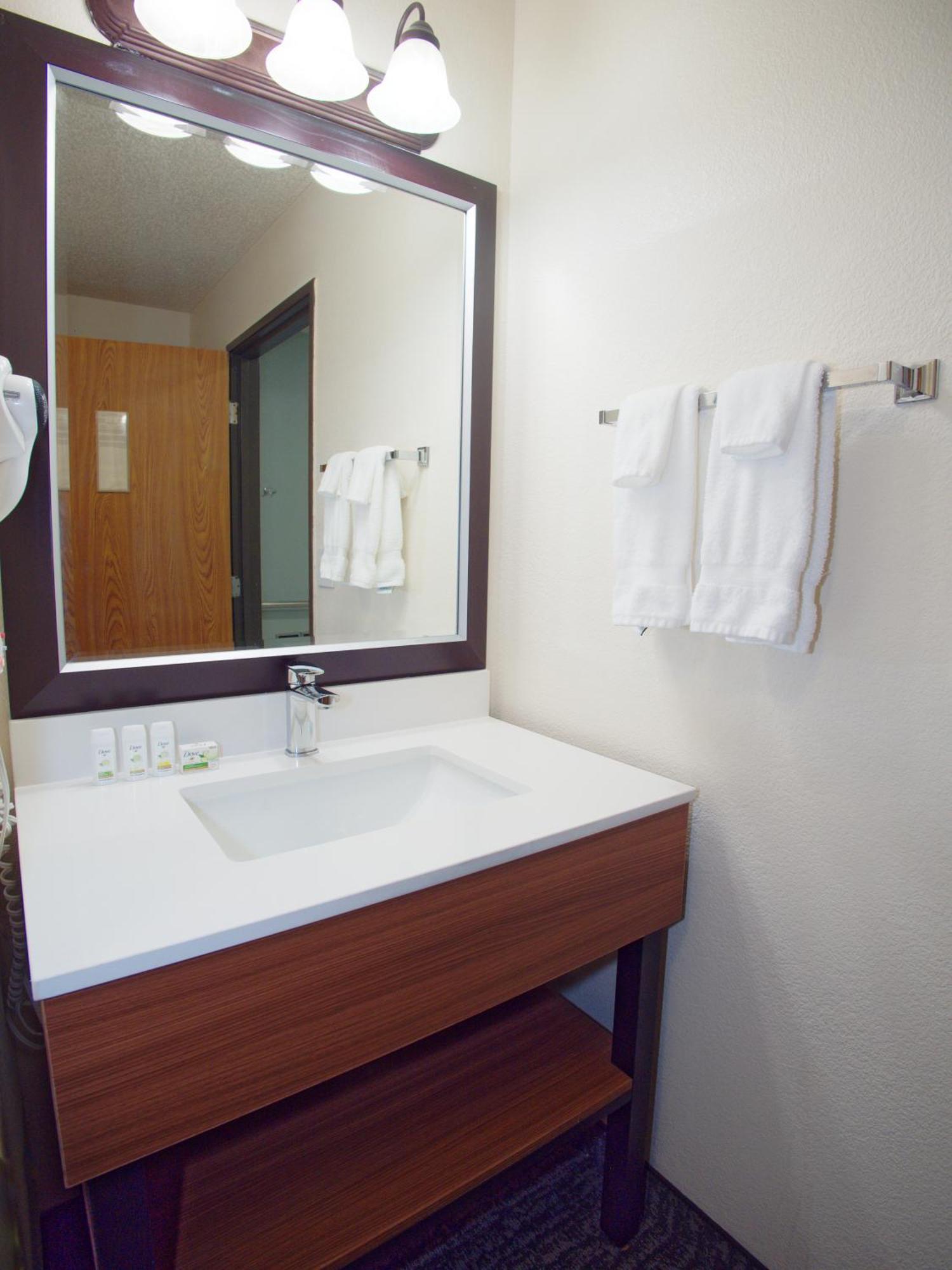 Ramada By Wyndham Coeur D'Alene Hotel Екстериор снимка